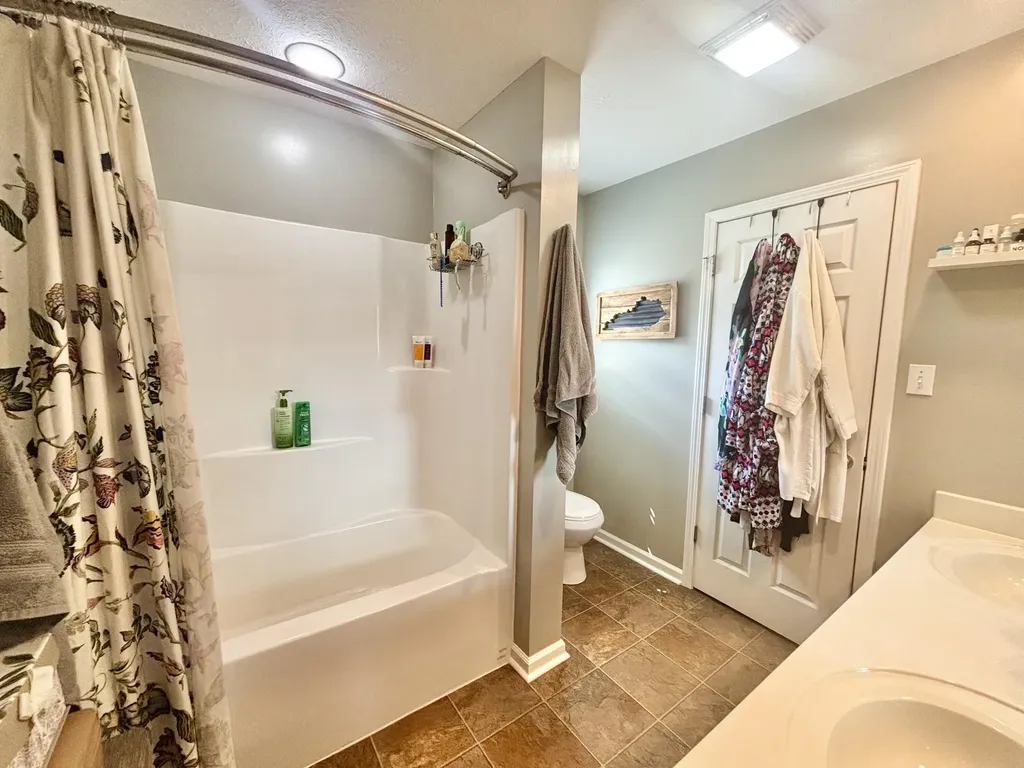 102 Saddlebrook Court Hopkinsville KY 42240