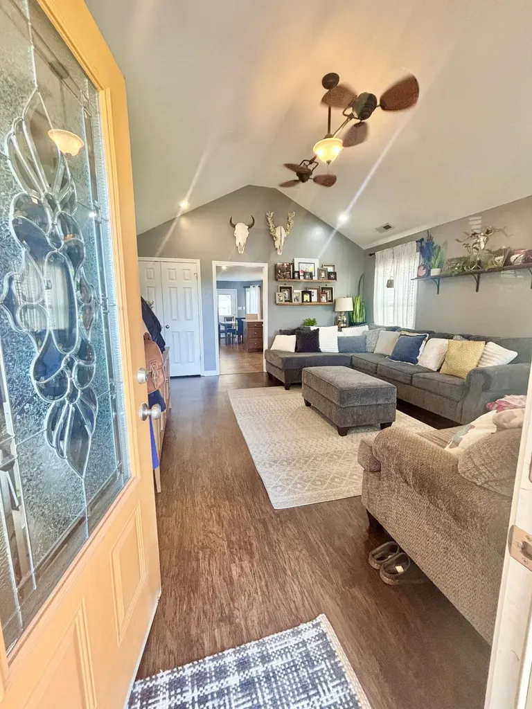102 Saddlebrook Court Hopkinsville KY 42240
