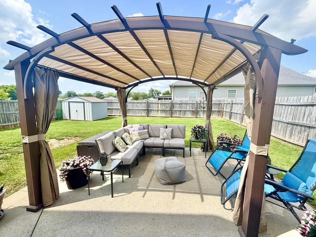 102 Saddlebrook Court Hopkinsville KY 42240