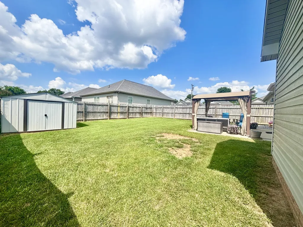 102 Saddlebrook Court Hopkinsville KY 42240
