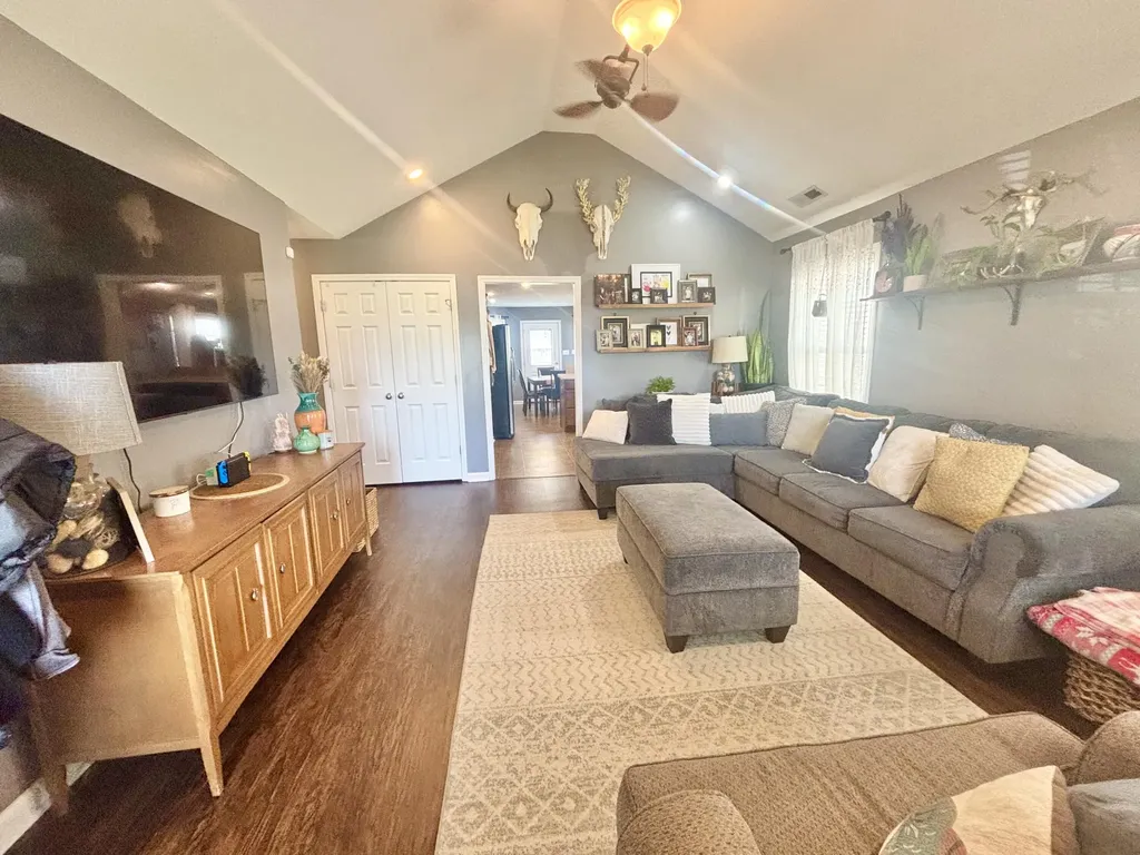 102 Saddlebrook Court Hopkinsville KY 42240