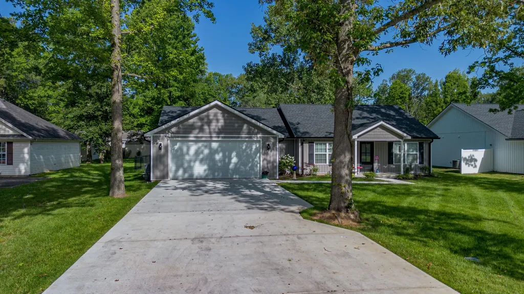 1915 Evelyn Drive Paducah KY 42003