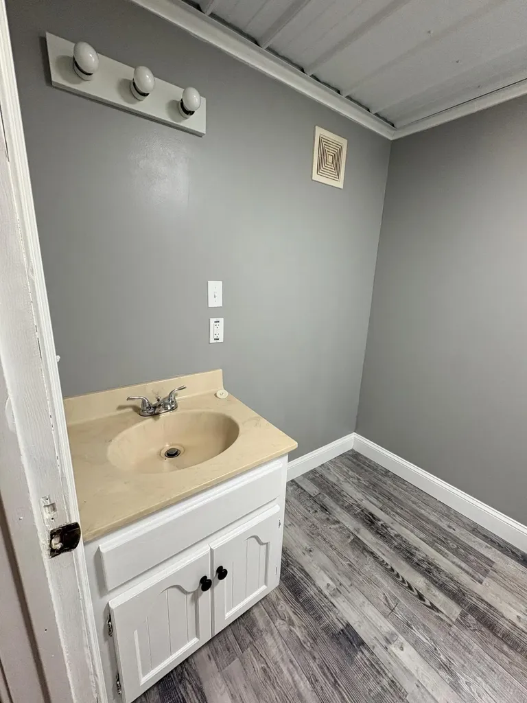 434 Ky-1024 Olive Hill KY 41164