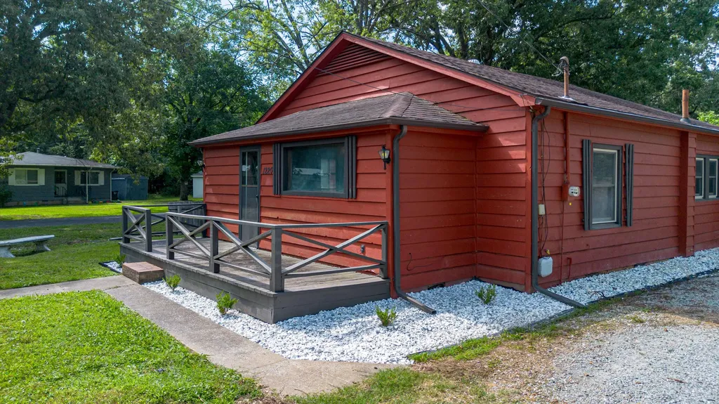 1220 Markham Avenue Paducah KY 42003