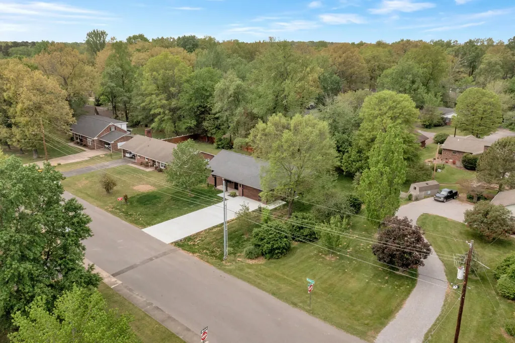 106 S Broach Avenue Murray KY 42071