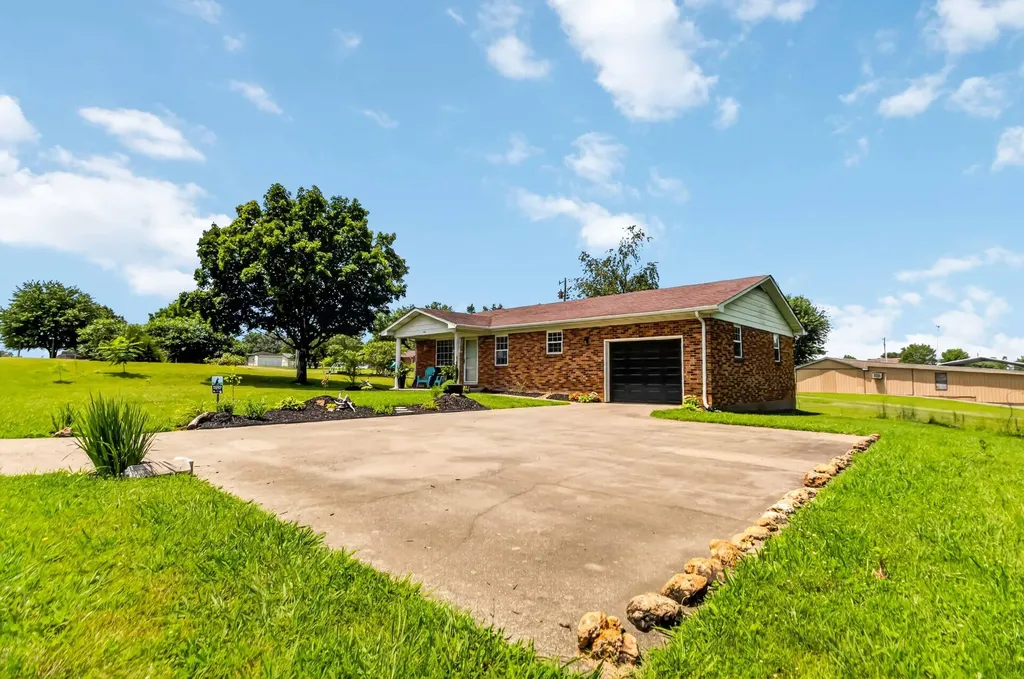 1231 U.s. 127 Russell Springs KY 42642