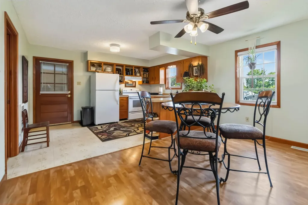 1231 U.s. 127 Russell Springs KY 42642