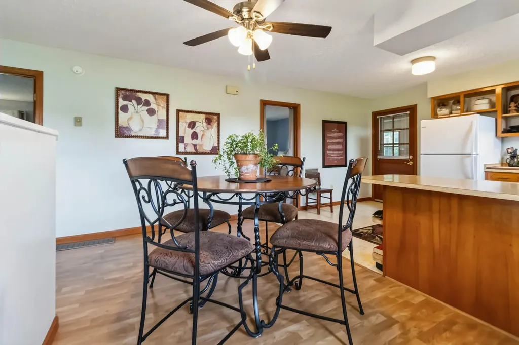 1231 U.s. 127 Russell Springs KY 42642