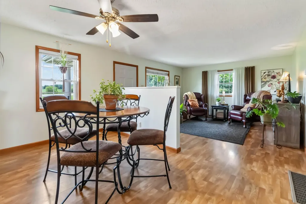 1231 U.s. 127 Russell Springs KY 42642