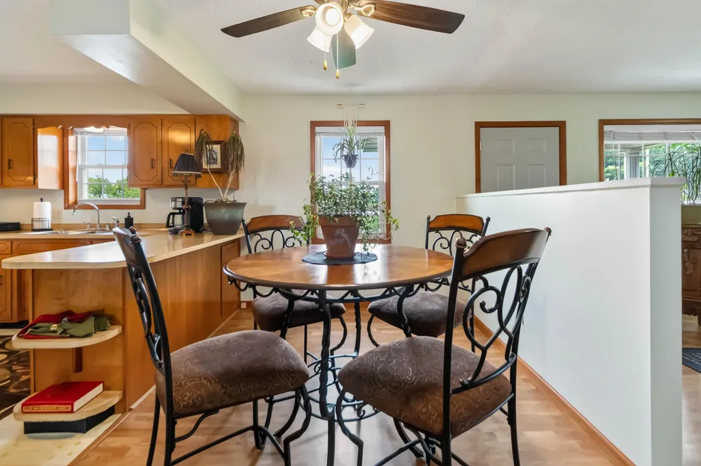 1231 U.s. 127 Russell Springs KY 42642