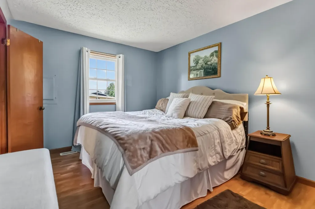 1231 U.s. 127 Russell Springs KY 42642