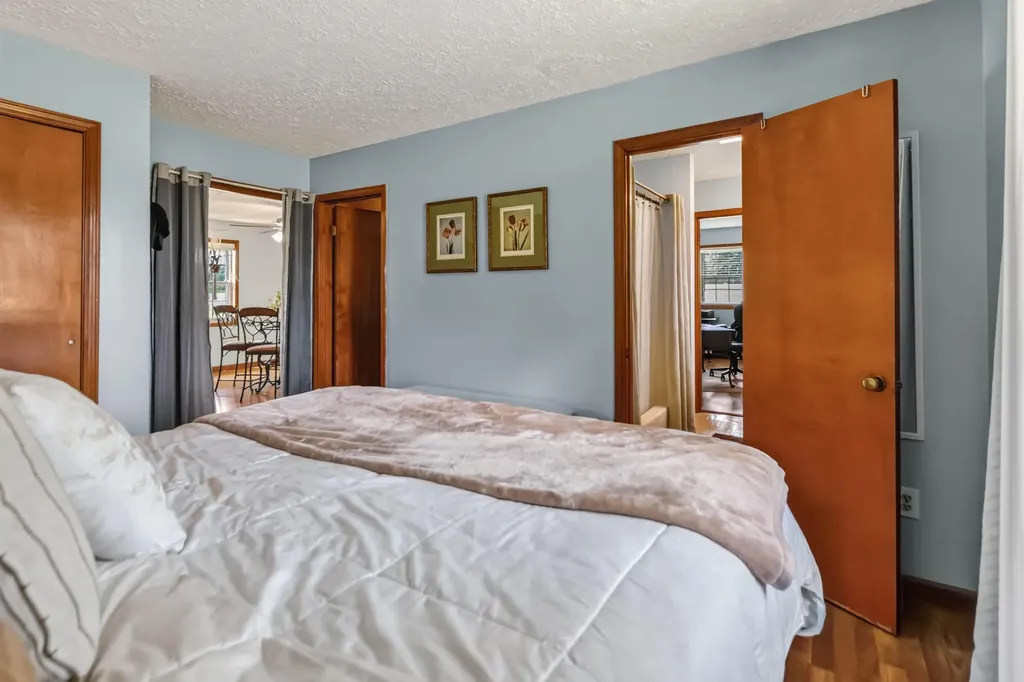 1231 U.s. 127 Russell Springs KY 42642
