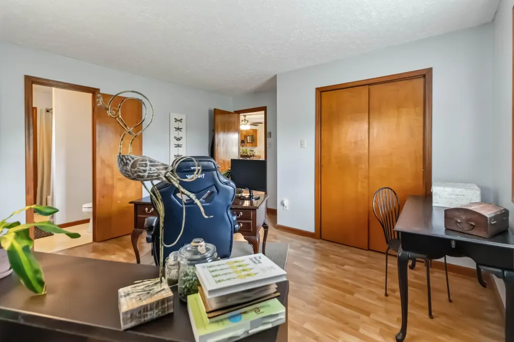 1231 U.s. 127 Russell Springs KY 42642