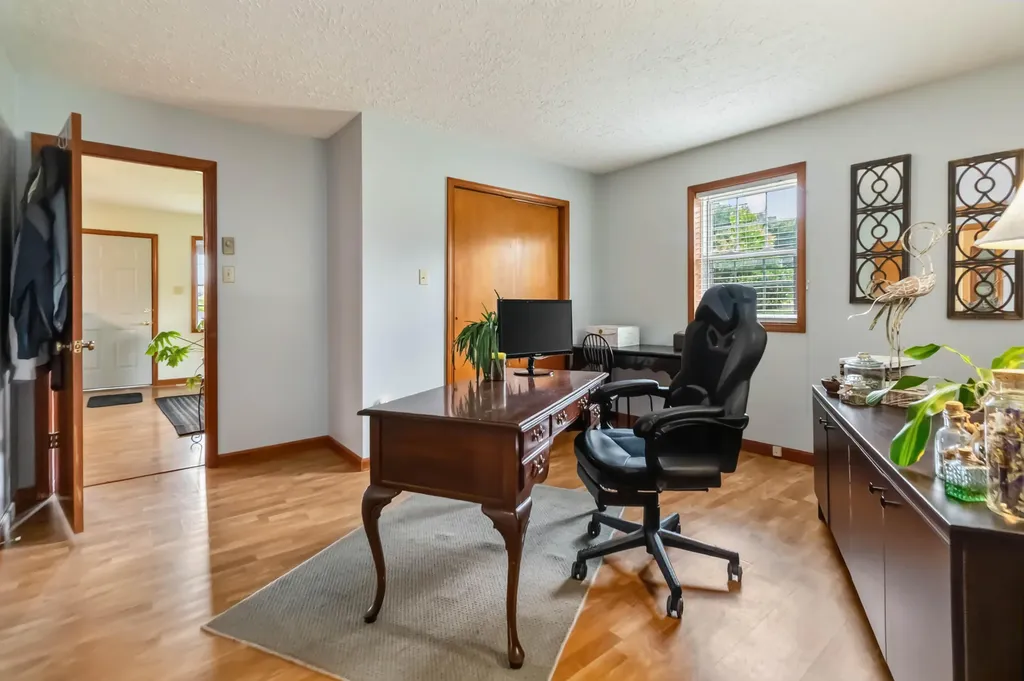 1231 U.s. 127 Russell Springs KY 42642