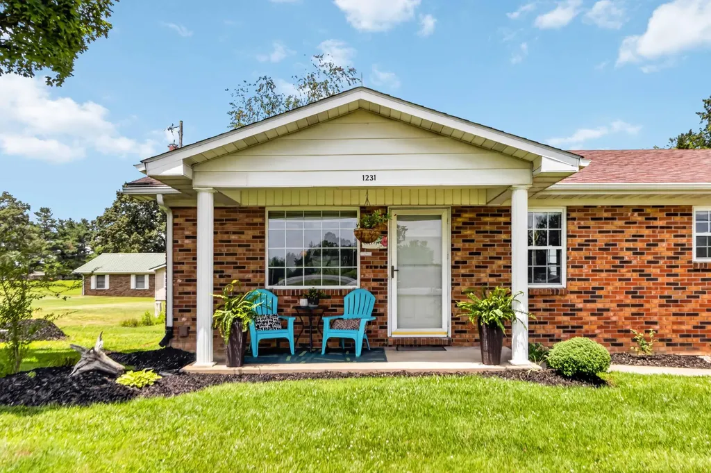 1231 U.s. 127 Russell Springs KY 42642