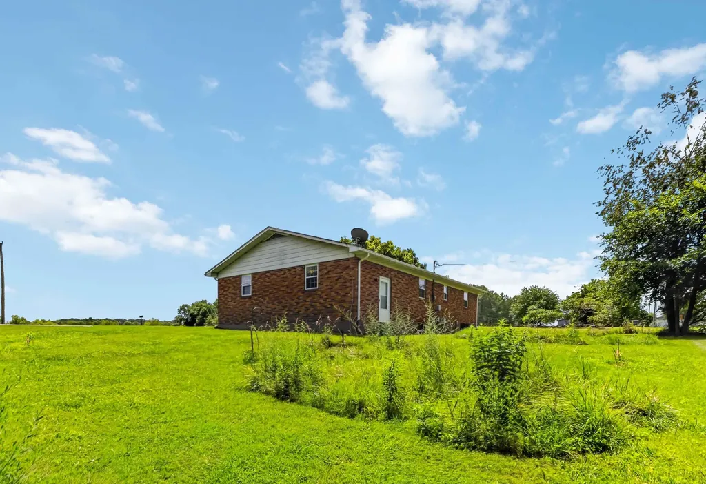1231 U.s. 127 Russell Springs KY 42642