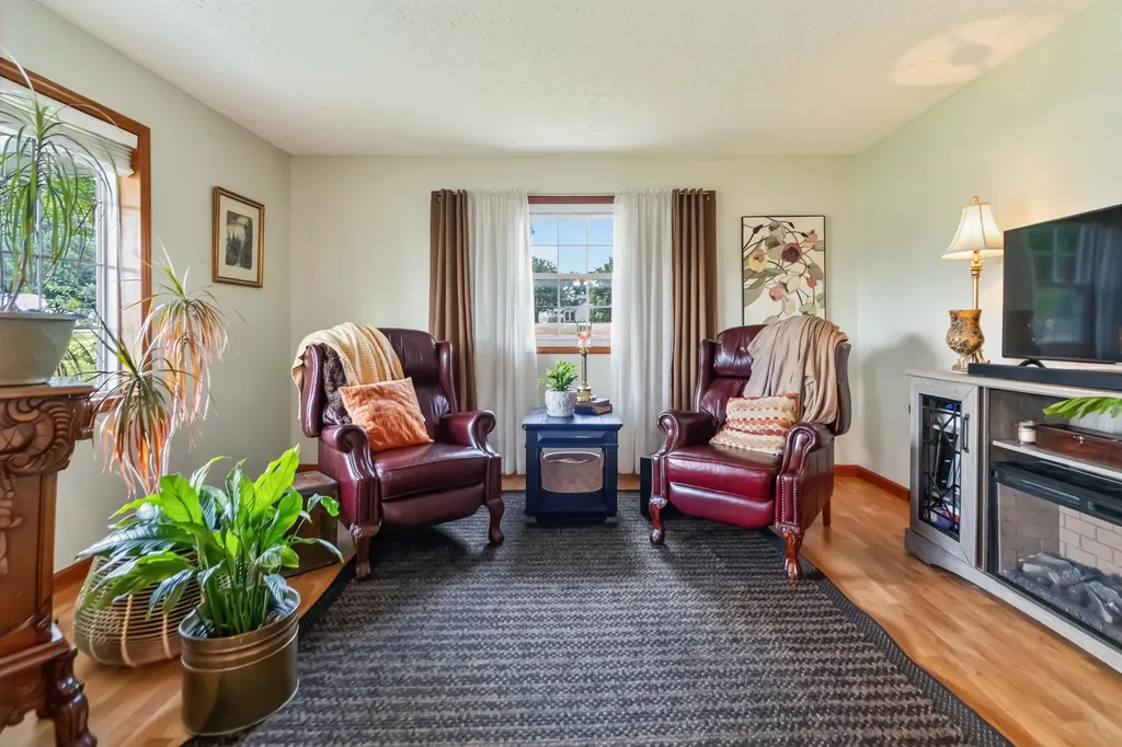 1231 U.s. 127 Russell Springs KY 42642
