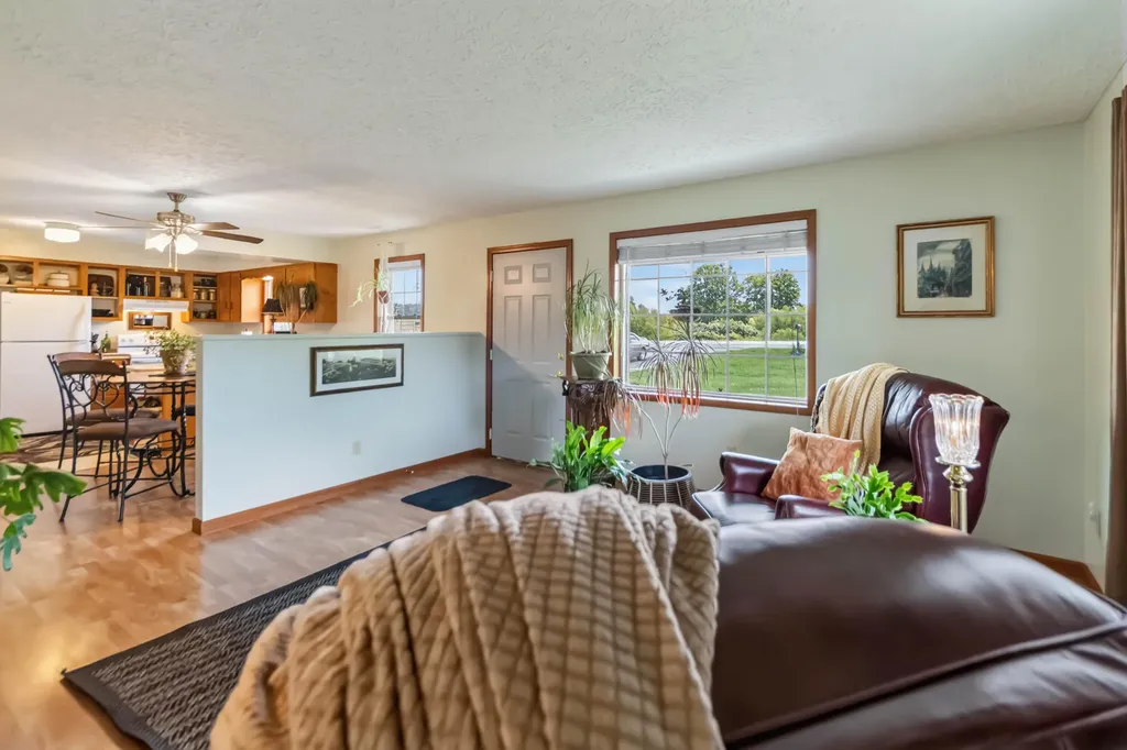 1231 U.s. 127 Russell Springs KY 42642