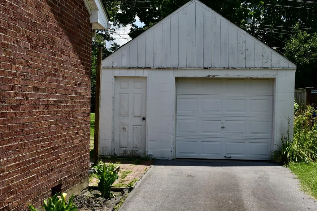 566 Seattle Drive Lexington KY 40503