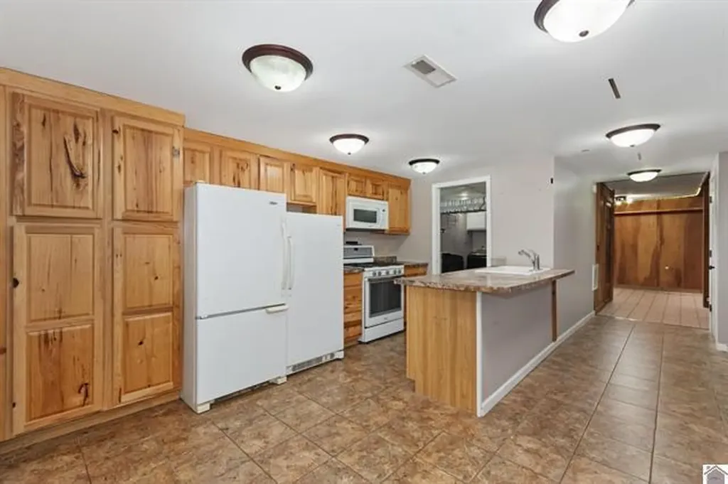 434 Bayshore Drive Cadiz KY 42211