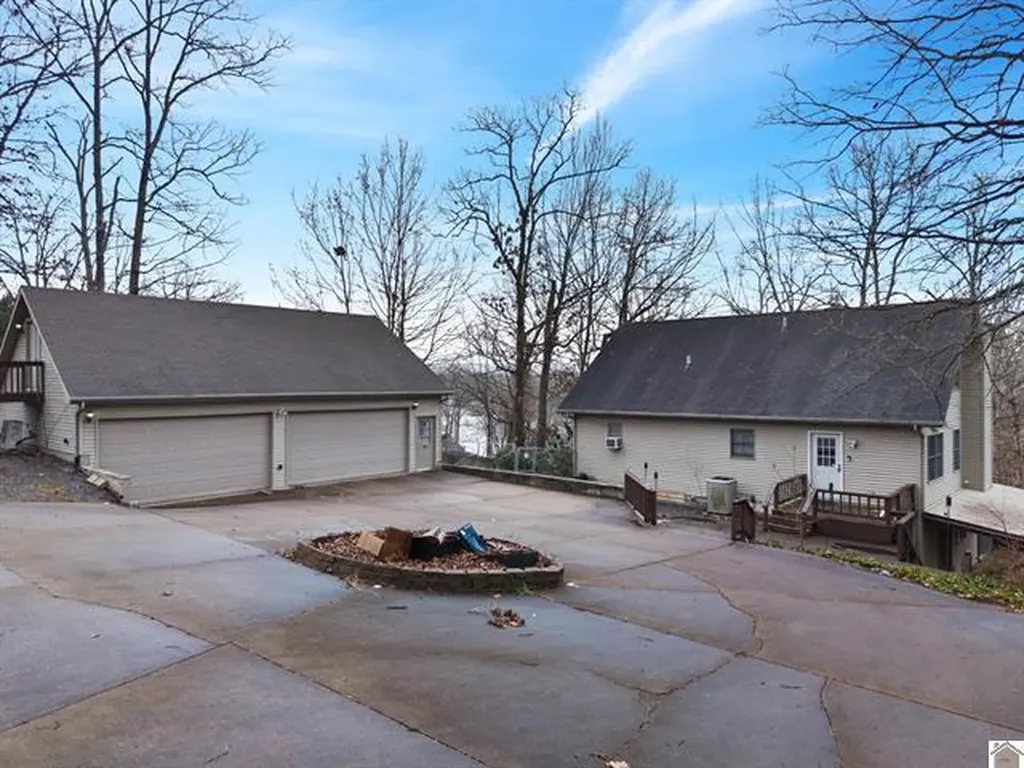 434 Bayshore Drive Cadiz KY 42211