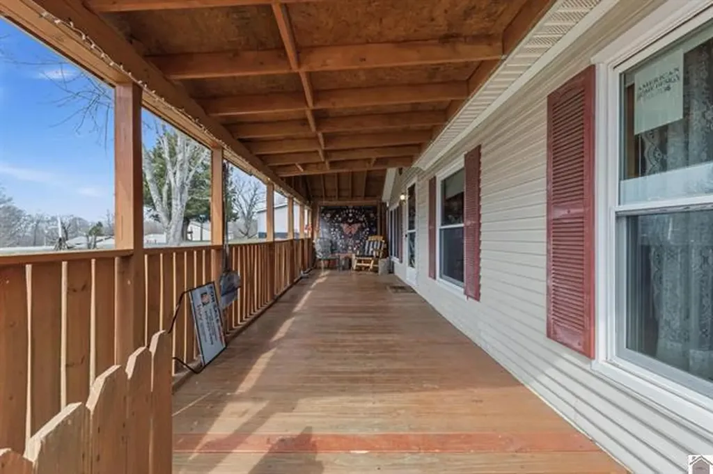 112 Farmers Lane Cadiz KY 42211