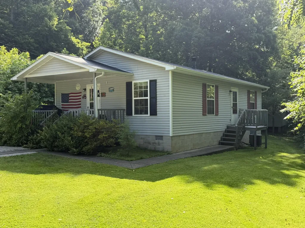 82 Stevens Lane Vanceburg KY 41179