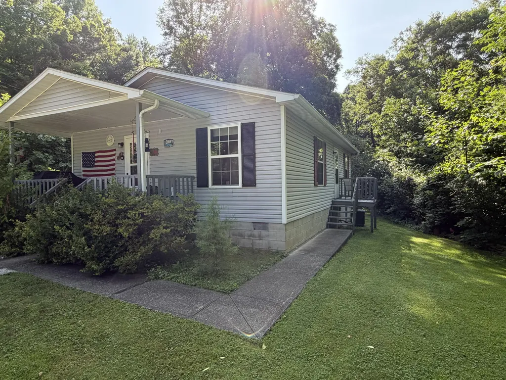 82 Stevens Lane Vanceburg KY 41179