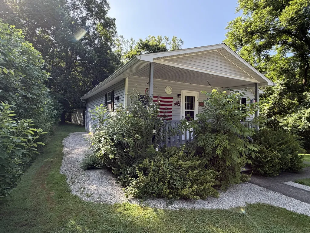 82 Stevens Lane Vanceburg KY 41179