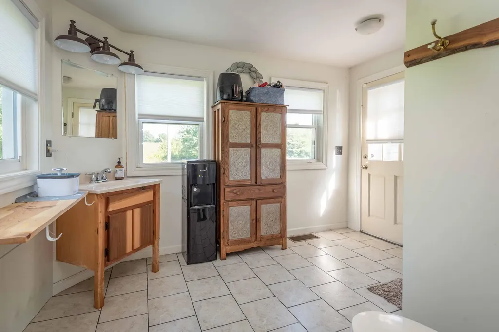 393 Mccouns Ferry Road Salvisa KY 40372