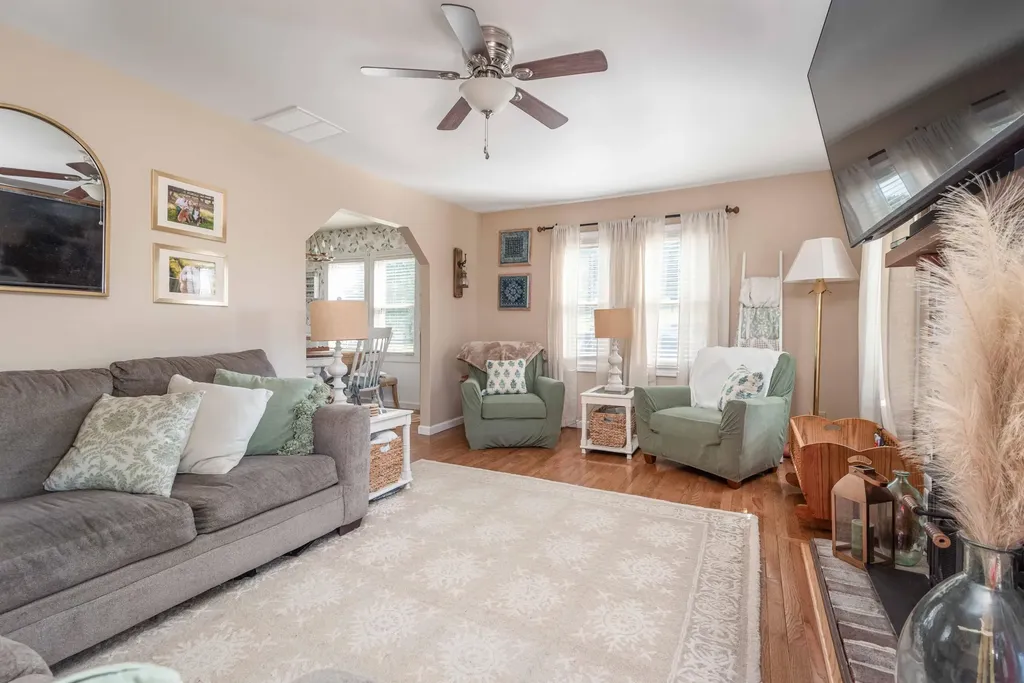 393 Mccouns Ferry Road Salvisa KY 40372
