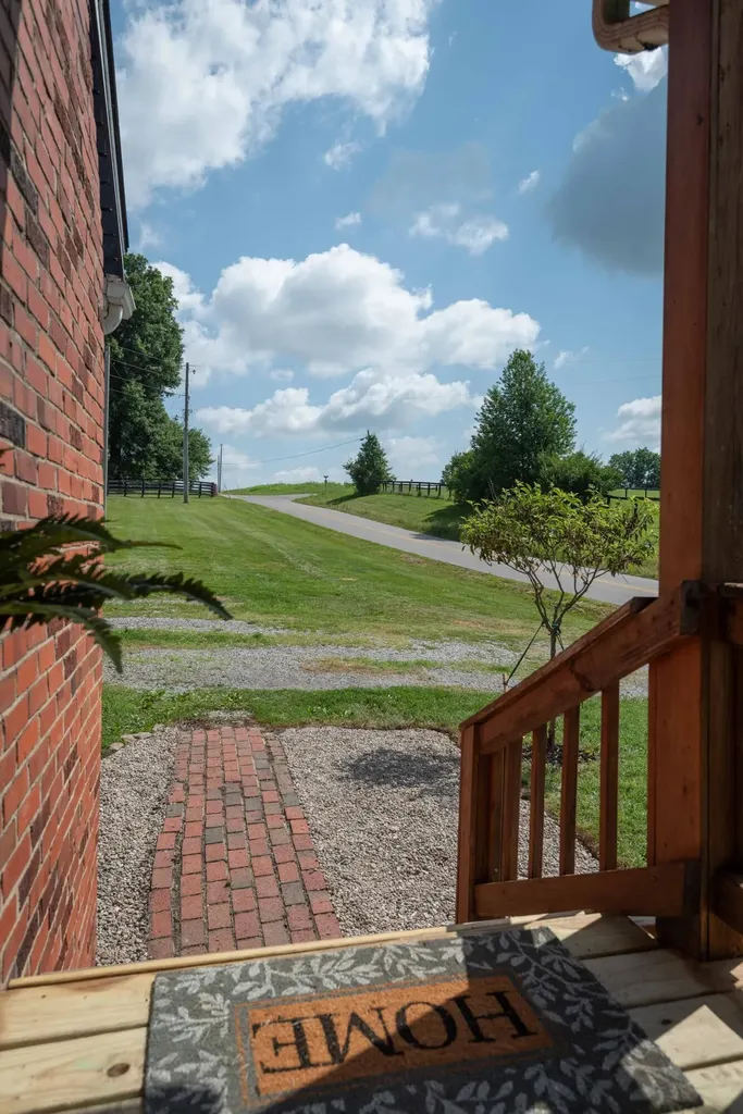 393 Mccouns Ferry Road Salvisa KY 40372