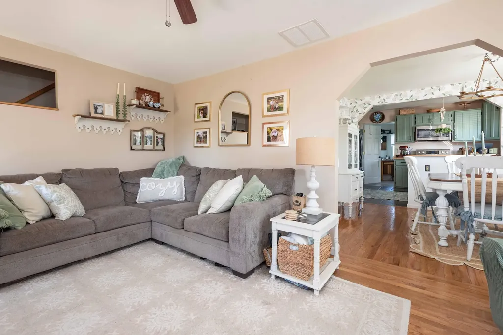 393 Mccouns Ferry Road Salvisa KY 40372