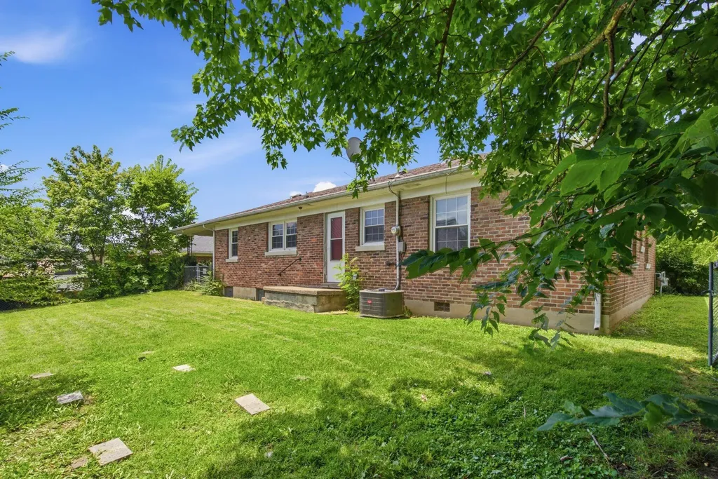 103 Clay Drive Richmond KY 40475