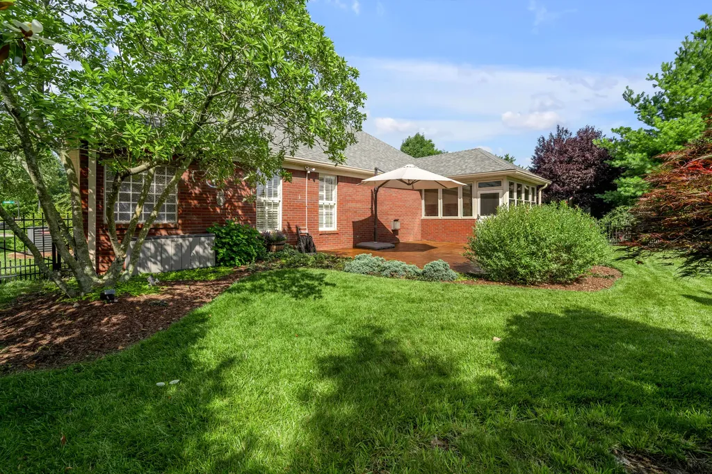 2468 Franks Way Lexington KY 40509