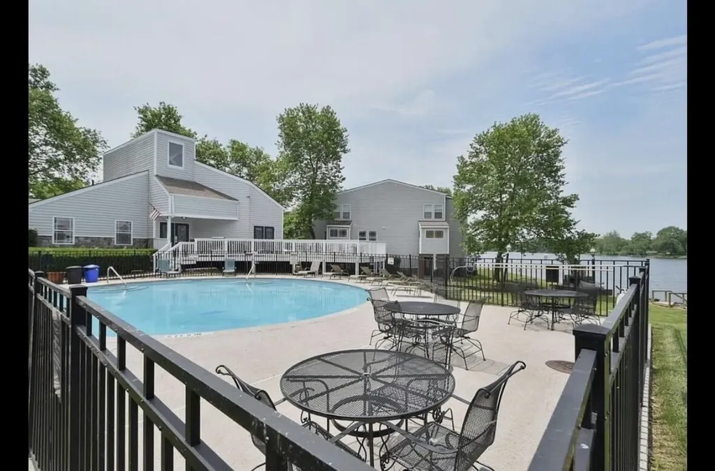 2414 Lake Park Road Lexington KY 40502