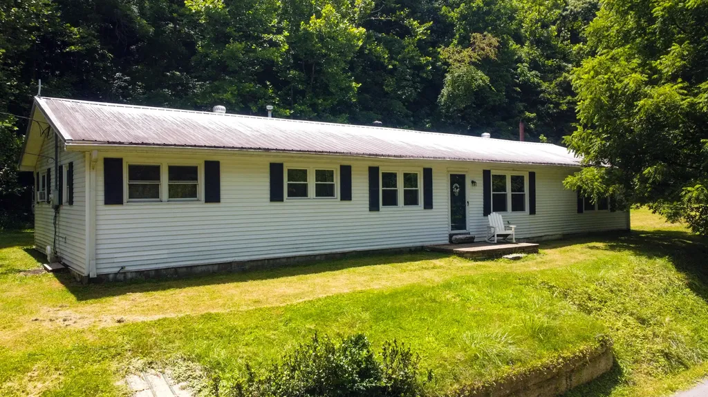 2290 Shryocks Ferry Road Versailles KY 40383