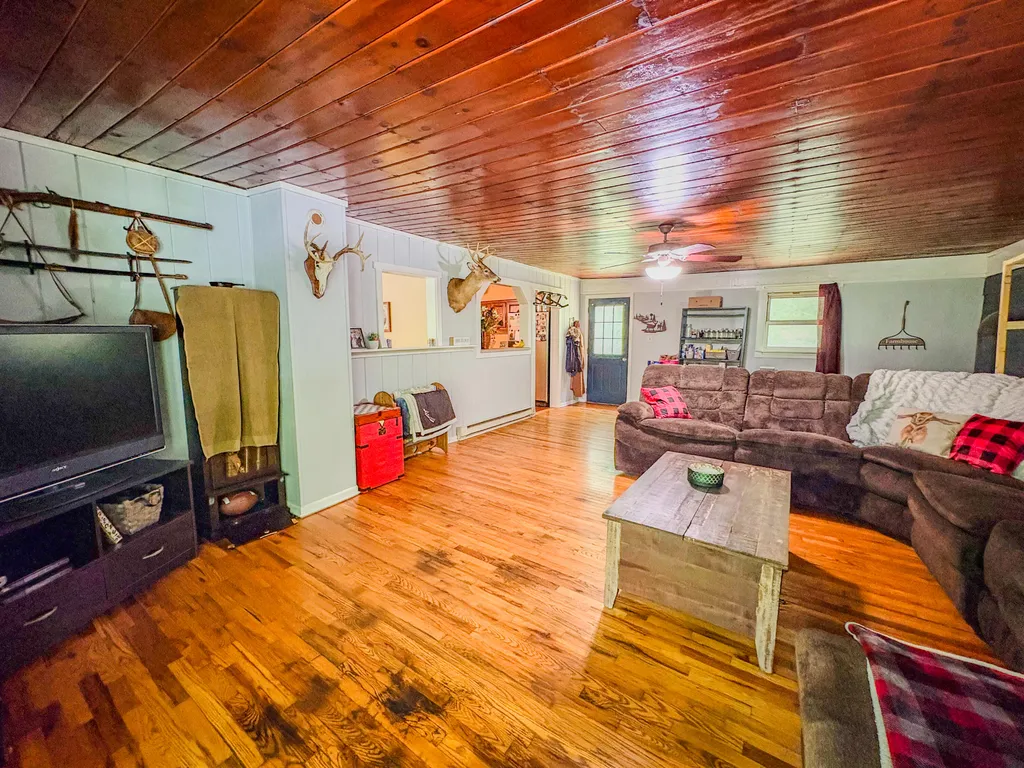 2290 Shryocks Ferry Road Versailles KY 40383