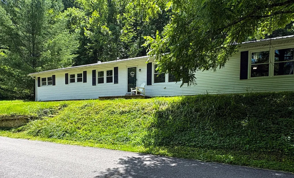 2290 Shryocks Ferry Road Versailles KY 40383