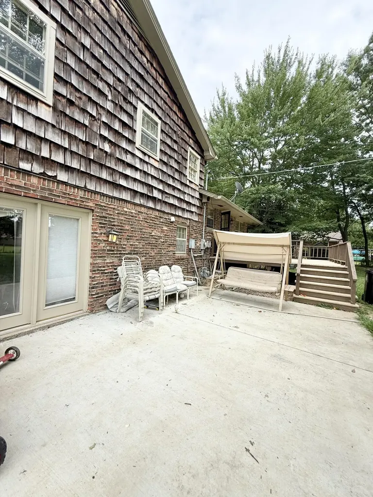 1905 Gatesborough Circle Murray KY 42071