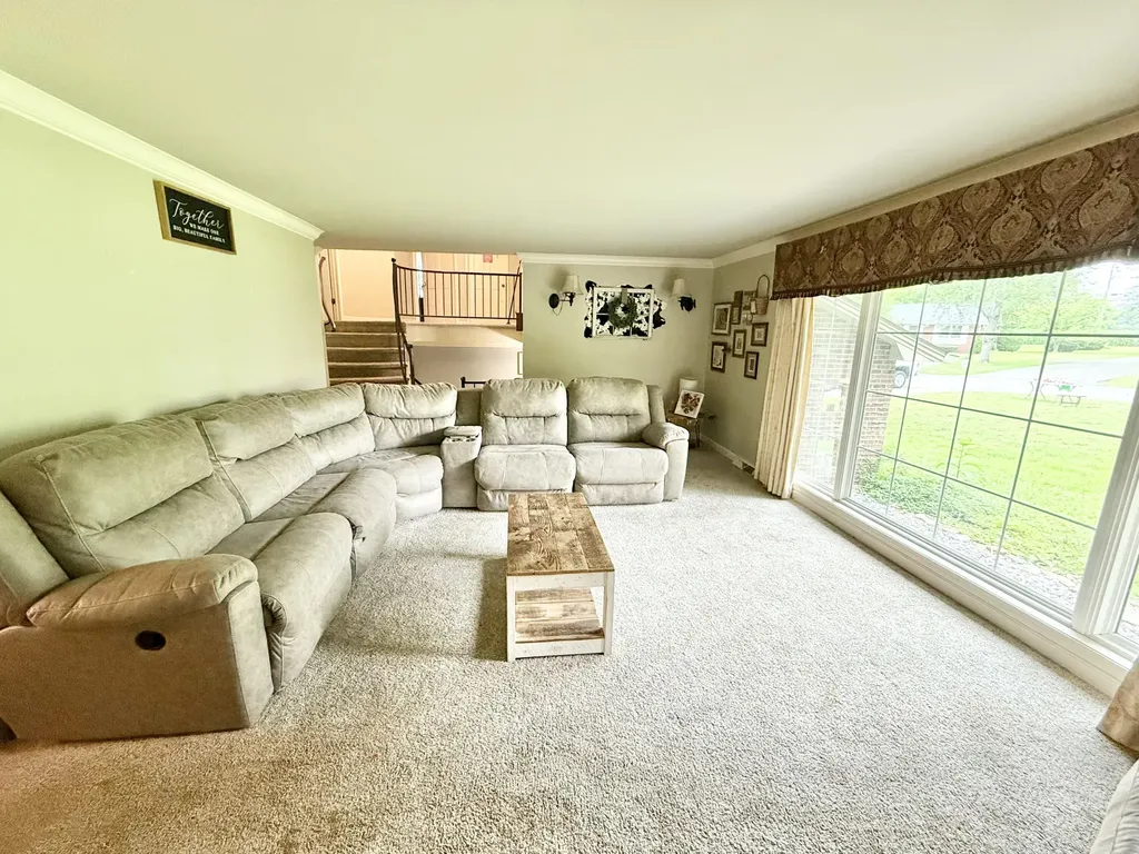 1905 Gatesborough Circle Murray KY 42071