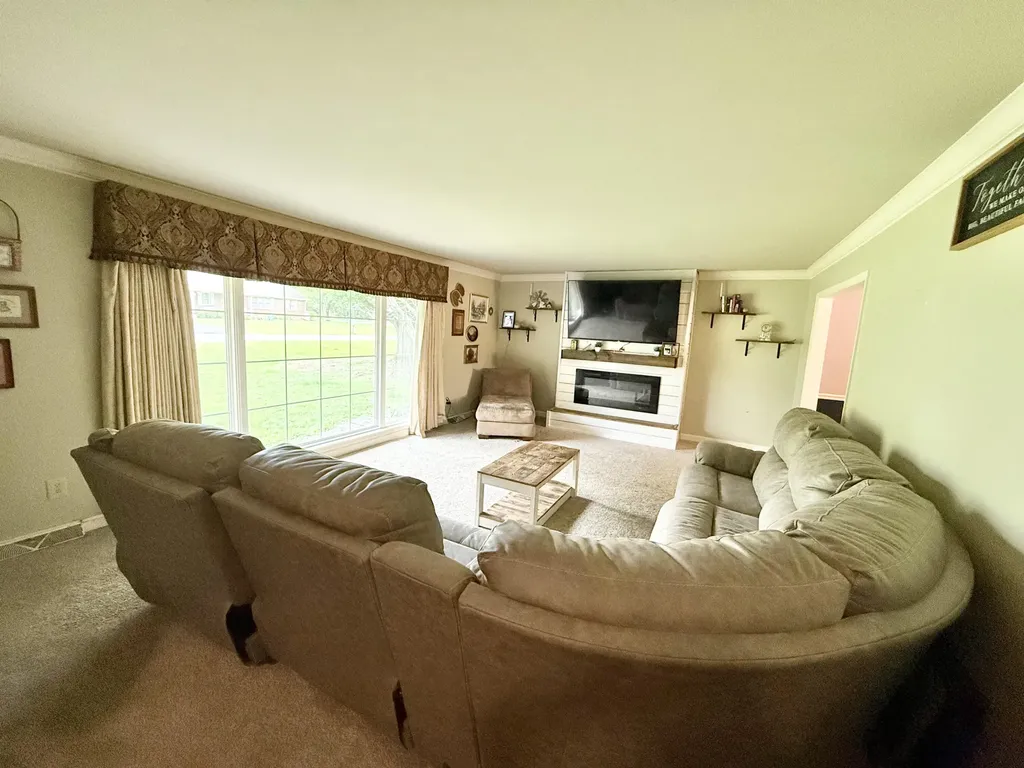 1905 Gatesborough Circle Murray KY 42071