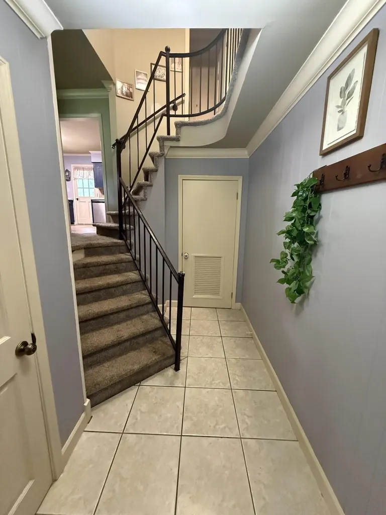1905 Gatesborough Circle Murray KY 42071