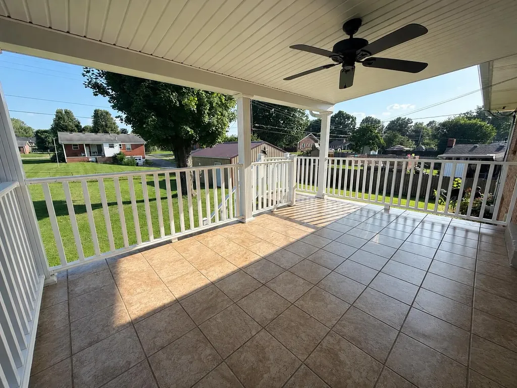 926 Riverside Drive Harrodsburg KY 40330