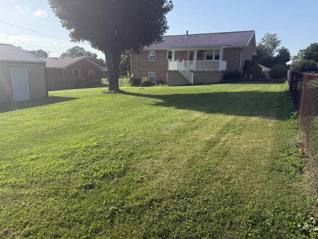 926 Riverside Drive Harrodsburg KY 40330