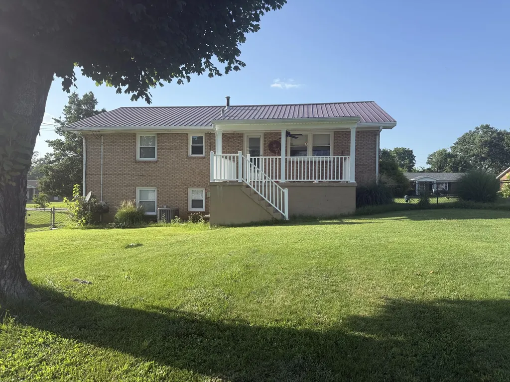 926 Riverside Drive Harrodsburg KY 40330