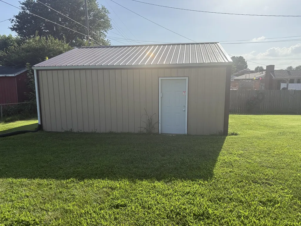 926 Riverside Drive Harrodsburg KY 40330