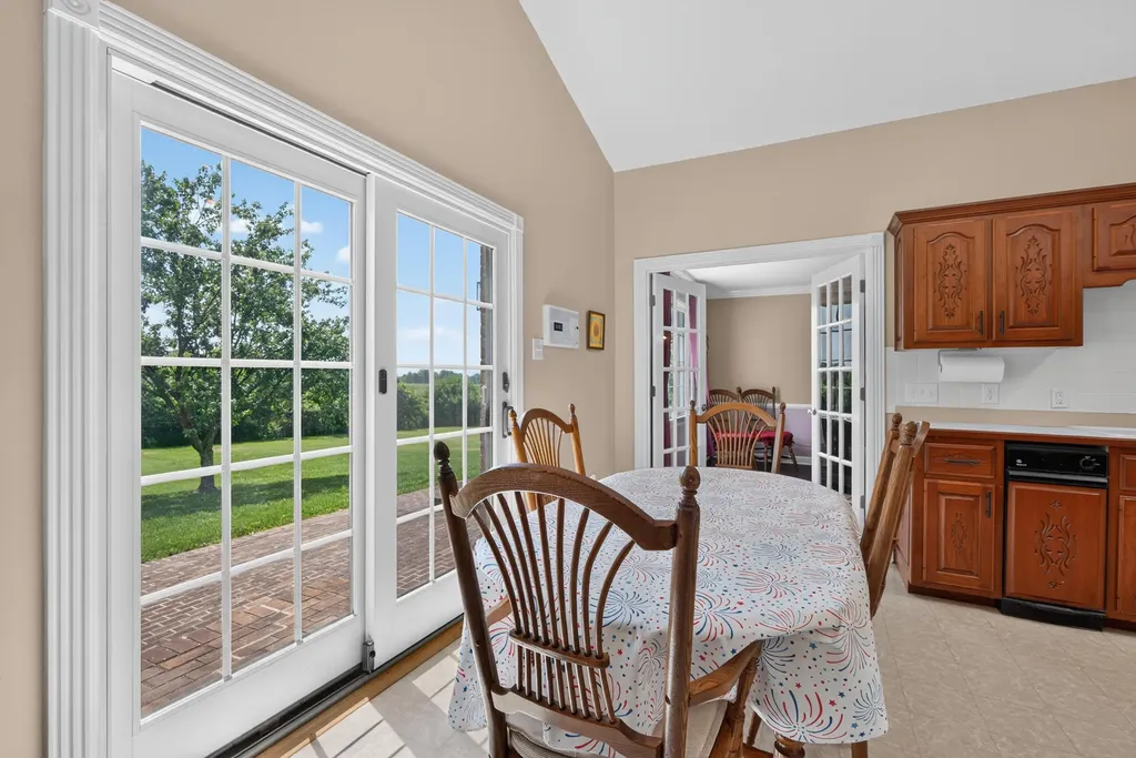 107 Squires Pointe Road Paris KY 40361