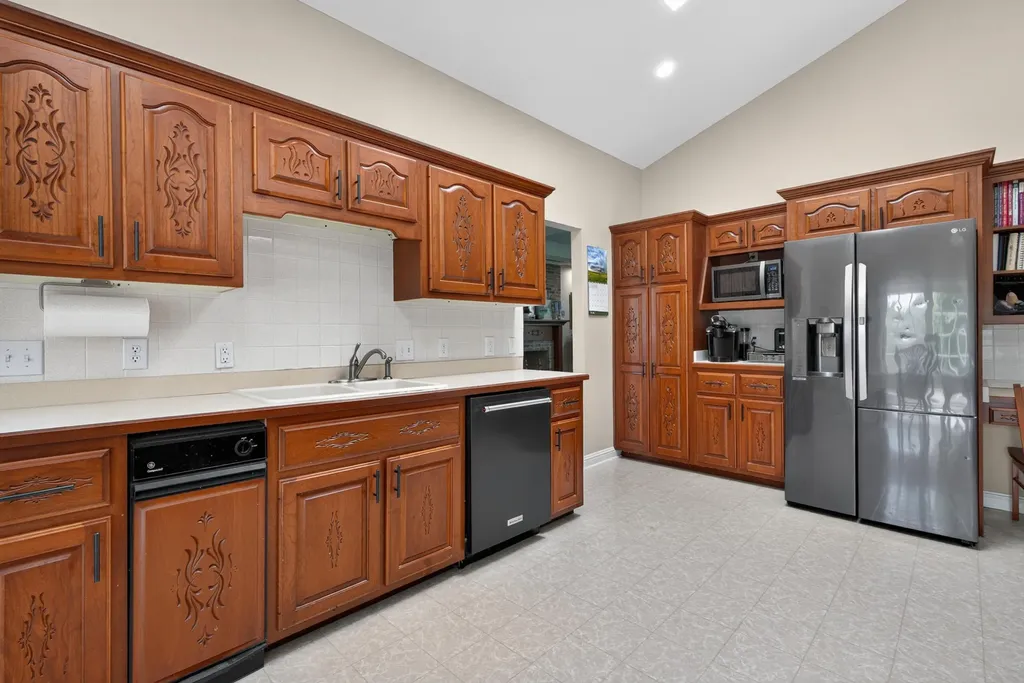 107 Squires Pointe Road Paris KY 40361