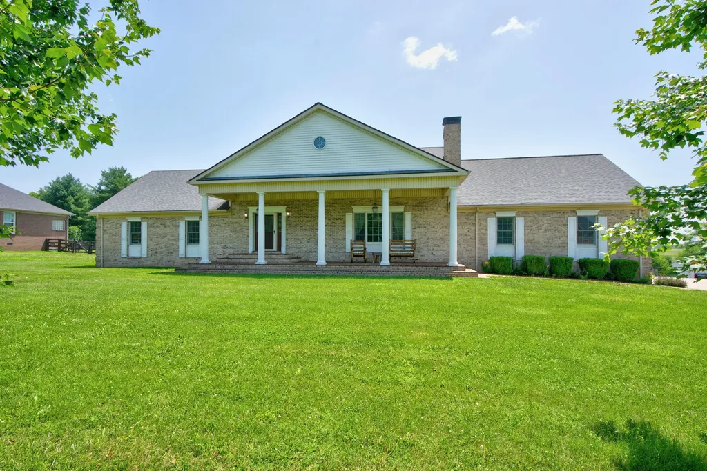 107 Squires Pointe Road Paris KY 40361